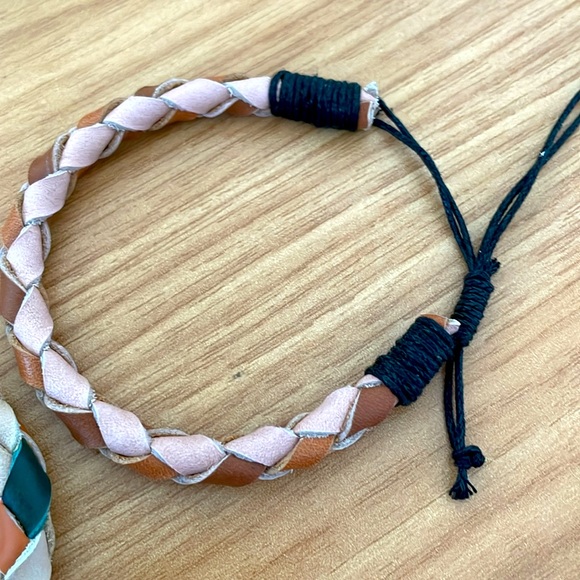 Two leather bracelets - Picture 3 of 3